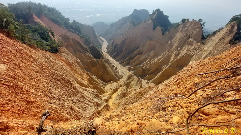 赭紅峽谷火炎山 一日雙小百岳