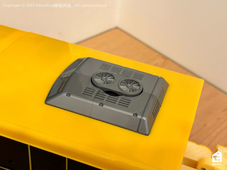 點我看大圖 從AMAZON買玩具給小糰|校車及飛機造型方向盤幼教玩具開箱