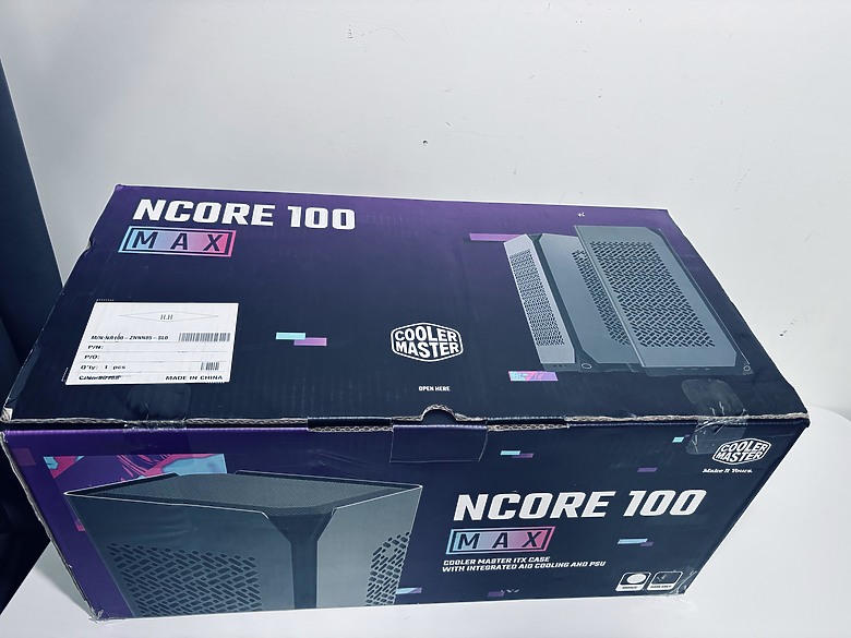 「立式高塔 itx 主機，賽博煙囪！」Cooler Master Ncore 100 Max 開箱分享～