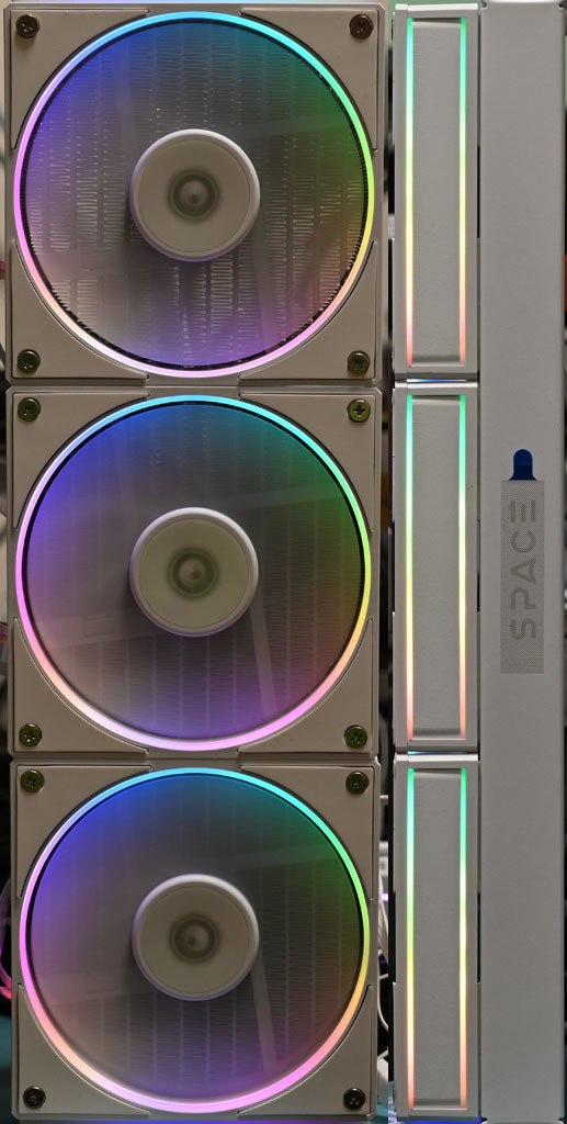 點我看大圖 ID-COOLING SL360 WHITE一體式水冷散熱器開箱