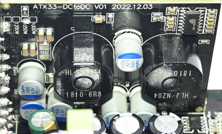 點我看大圖 thermaltake TOUGHPOWER GF A3 ATX 3.0 1050W金牌全模組化電源開箱