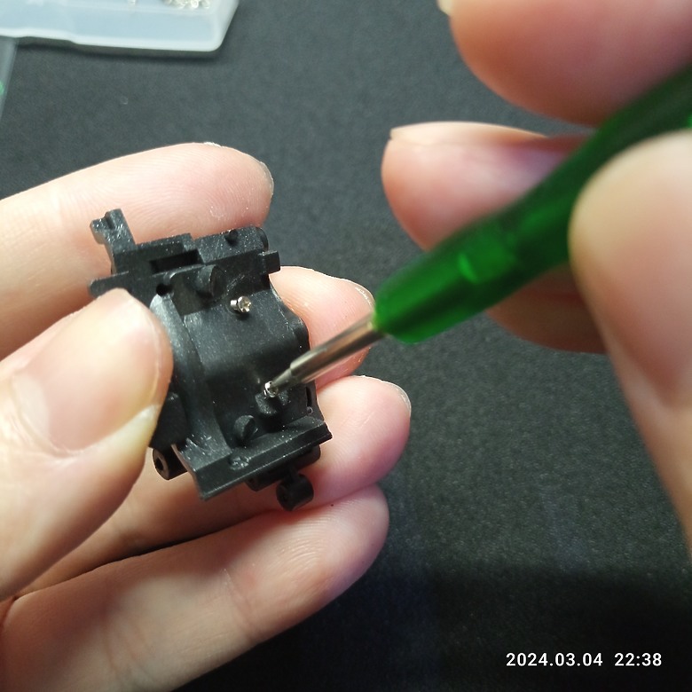 點我看大圖 【模型新手也能輕鬆組 Part1】MENG 1/9 KAWASAKI H2 悅色版 重機模型