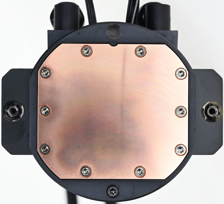 點我看大圖 ID-COOLING SL240一體式水冷散熱器開箱