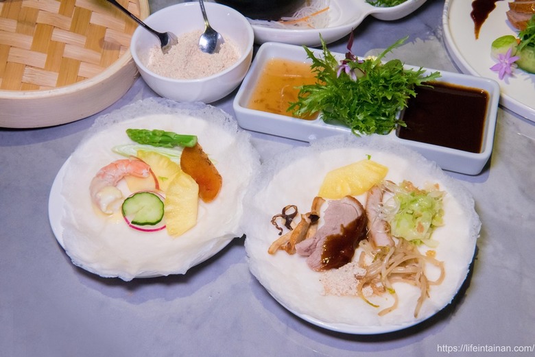 【臺南美食】清明期間限定4~6人份潤餅套餐(需預約),把烤鴨、烏魚子、海陸食材包進去,精緻型潤餅,還有平日外帶限定的外帶小鴨~玥圓坊潤餅三重奏 - 南人幫