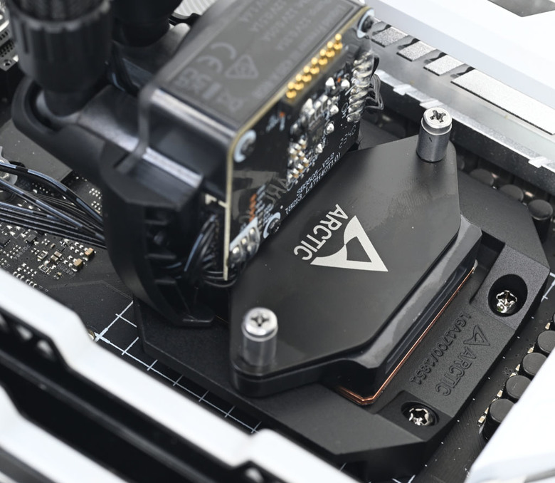 點我看大圖 ARCTIC Liquid Freezer III 420 A-RGB一體式水冷散熱器開箱