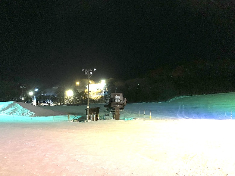點我看大圖 <日本>2023全家人解封日本行~星野磐梯山滑雪 夜晚比白天更美