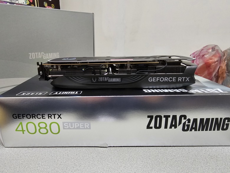 顯示卡不只玩遊戲，還能用AI來解答疑難雜症~ ZOTAC GAMING RTX4080 SUPER Trinity開箱及測試