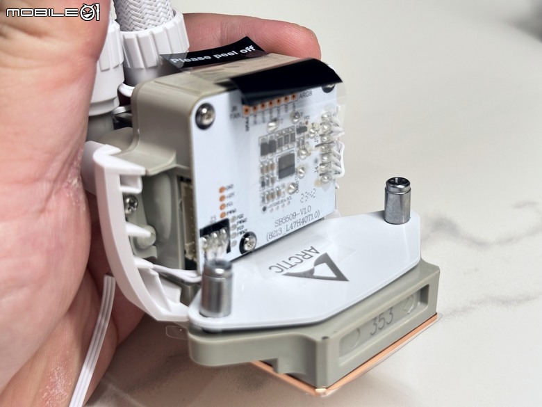 創新、顏值及功能兼具 Arctic Liquid Freezer III 一體式水冷