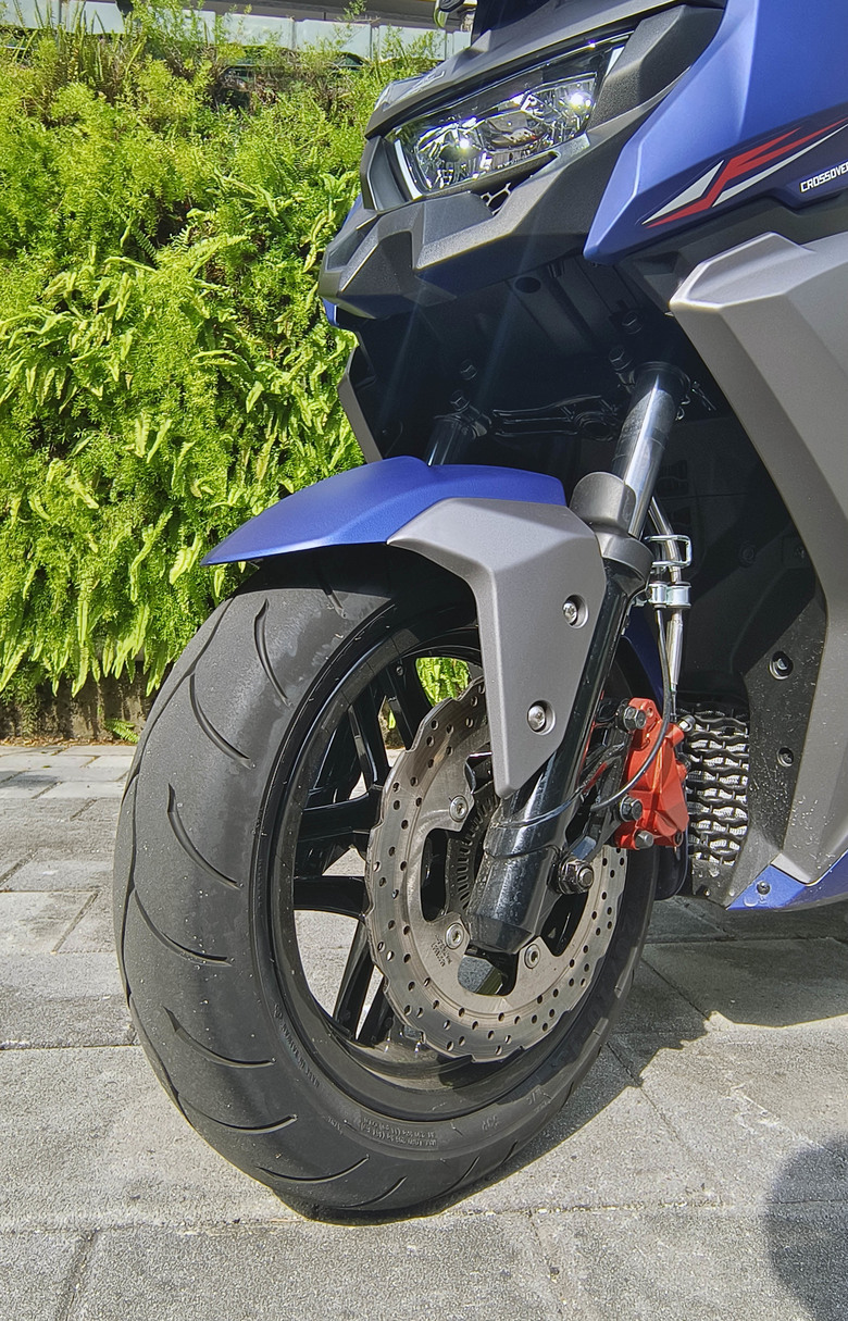 白牌身黃牌魂!Aeonmotor STR 250 ABS特仕版之簡單開箱分享