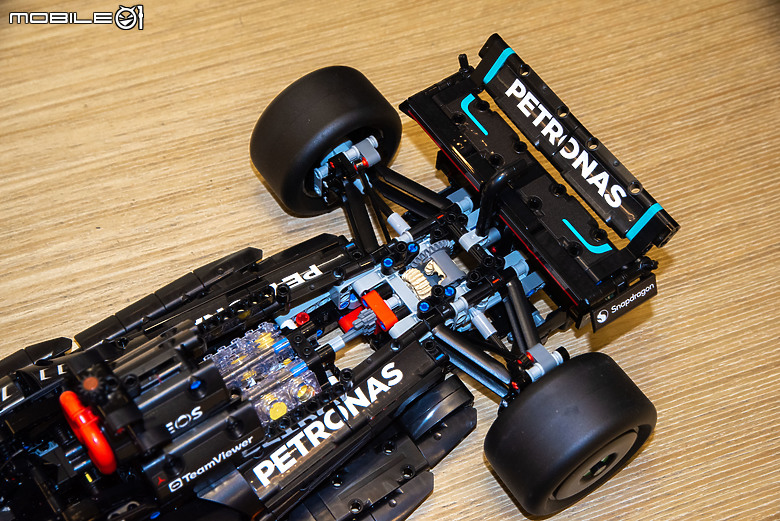 【開箱】LEGO 樂高三款 F1 賽車作品實拍:10330 McLaren MP4/4、42165/42171賓士W14 E Performance!