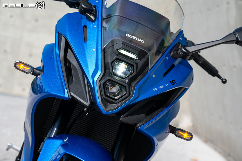 SUZUKI GSX-8R試駕｜中庸且高竿，這個“R”跟你想得很不一樣！