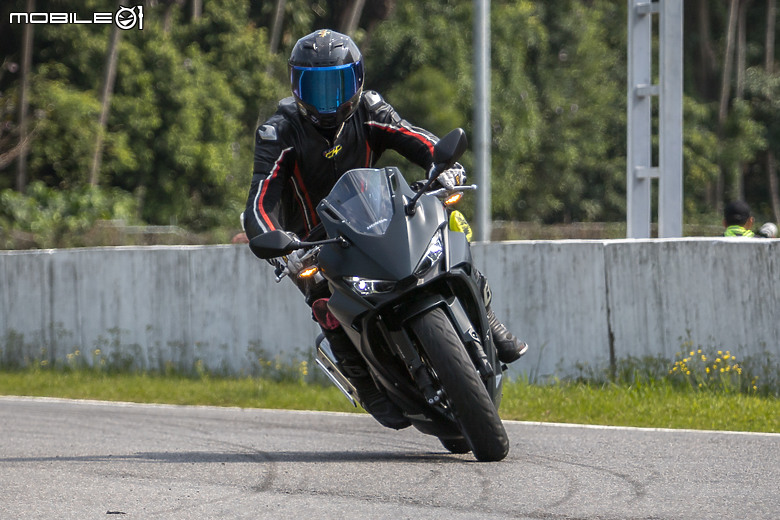 2024 HONDA CBR500R 試駕|外觀元素家族化 新手老手皆適宜