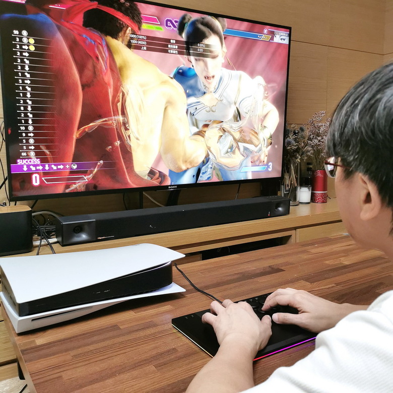 Razer Kitsune - 超纖薄、超精準、快速出招,讓您成為格鬥高手