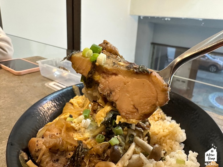 點我看大圖 高雄新興|麻吉咖啡 MACHI CAFE _新堀江商圈學生愛店