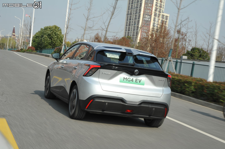 MG4 EV 中國試駕+400公里長程電耗測試|將成為台灣電動車市場的話題製造者!