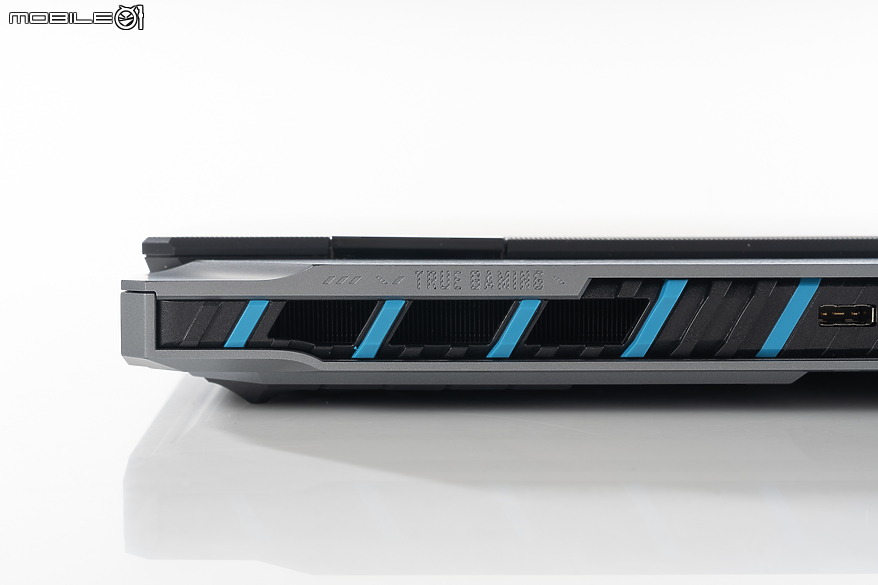 MSI Titan 18 HX A14V 測試報告｜穩坐龍魂電競的旗艦效能王座