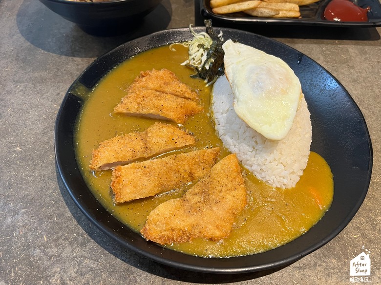 點我看大圖 高雄新興|麻吉咖啡 MACHI CAFE _新堀江商圈學生愛店