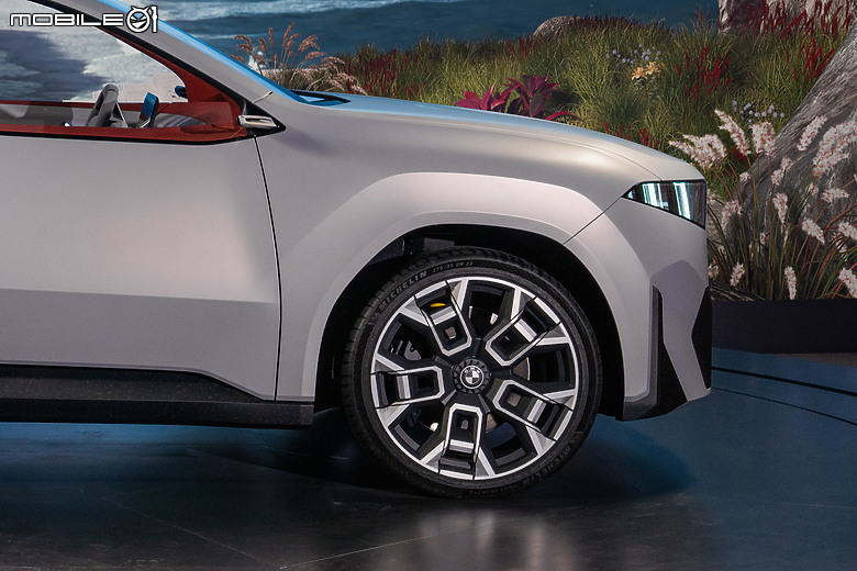 BMW 「Neue Klasse X」 全球首發直擊|滿滿黑科技的全新世代純電 SAV,2025年即將問世!