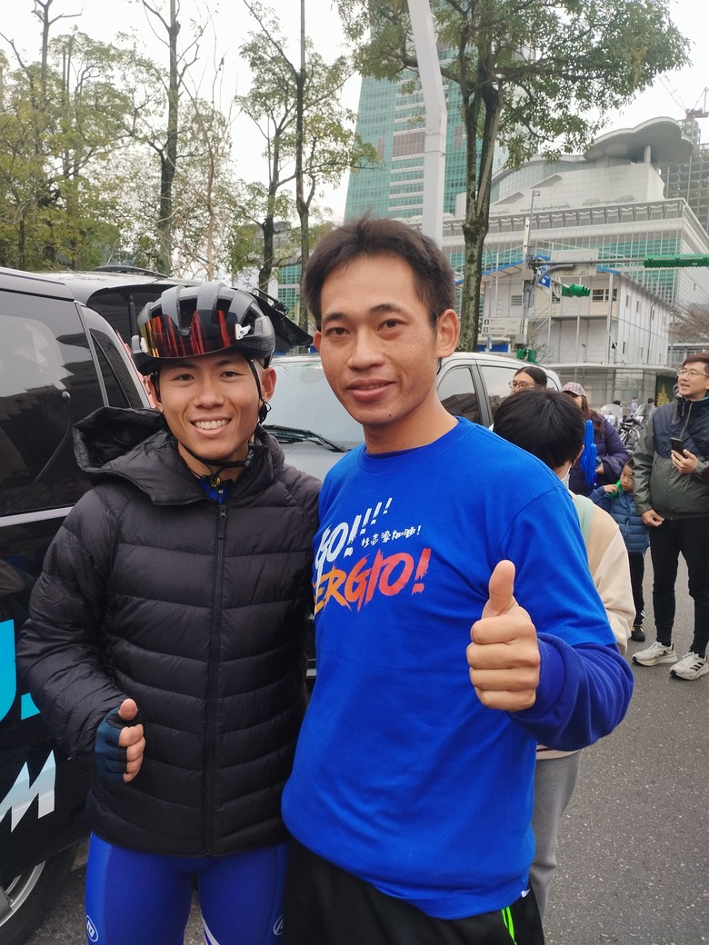 點我看大圖 謝謝大家幫我找回單車,當我人生不如意,靠單車翻轉台灣阿甘正傳學習阿甘精神,也感謝台灣媒體幫我採訪感動故事