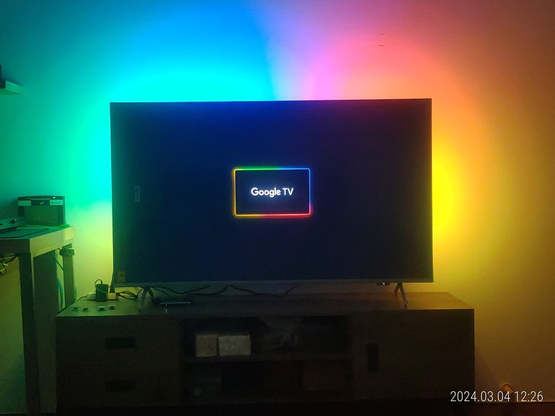 Ambilight (流光溢彩)初體驗（PHILIPS-55PUH8528）
