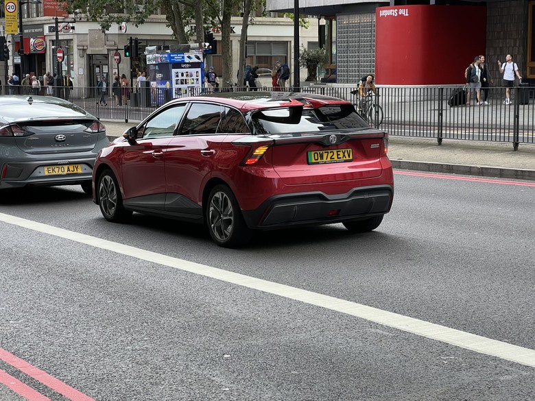 【開箱London Taxi & 英國新能源車】英國汽車文化現場解任務Ep.3