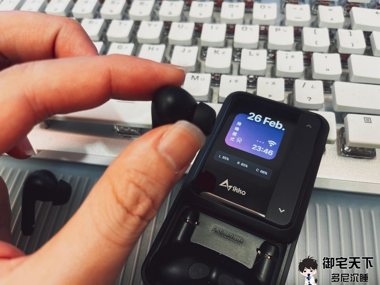 開箱｜【iKKO】ActiveBuds 真無線藍牙耳機 - 只能說是耳機界科技仔，具備 AI 智能翻譯及 GPT 功能之作！
