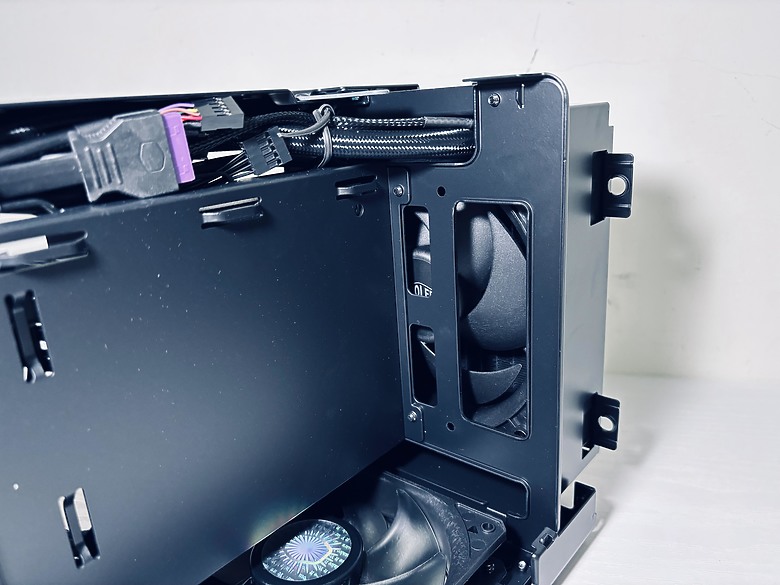 「立式高塔 itx 主機，賽博煙囪！」Cooler Master Ncore 100 Max 開箱分享～