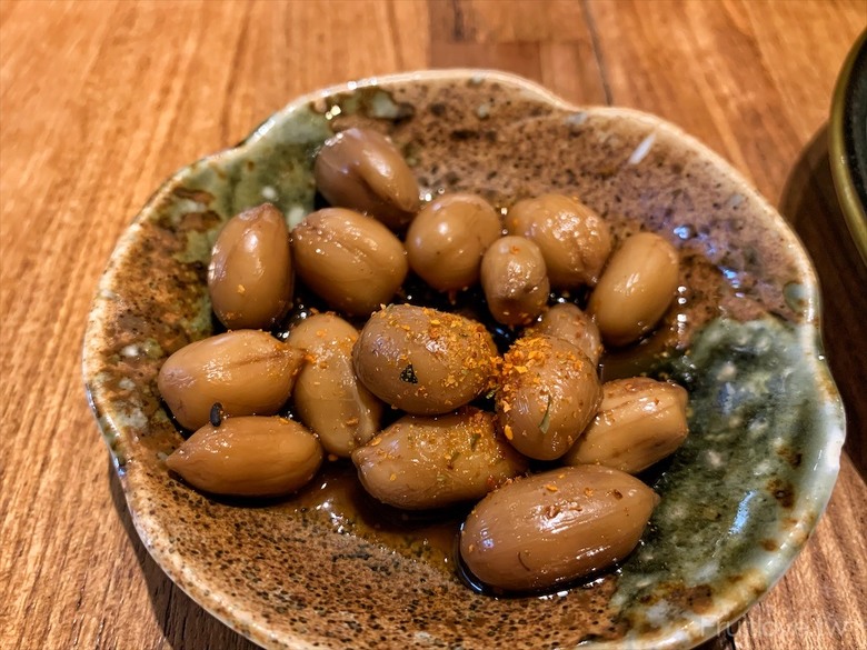 日式無菜單料理，以生食、海鮮料理為主，沒預約吃不到