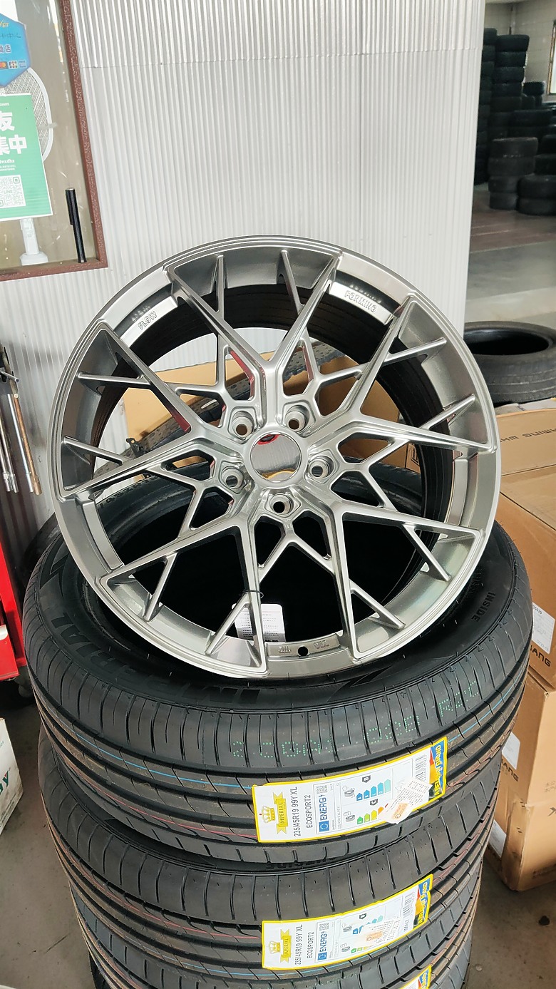 [改裝] RAV4升級19吋輪圈 今天當帥哥 變街上最亮的仔
