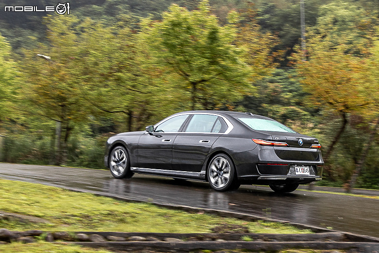 BMW i7 eDrive50 試駕|讓層峰買家想來電的尊榮旗艦