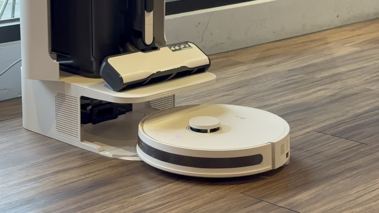 現場體驗 LG CordZero™清空塔的魅力丨時尚美學 meets 雙重潔淨力丨吸塵器+掃地機器人不再各自為政!