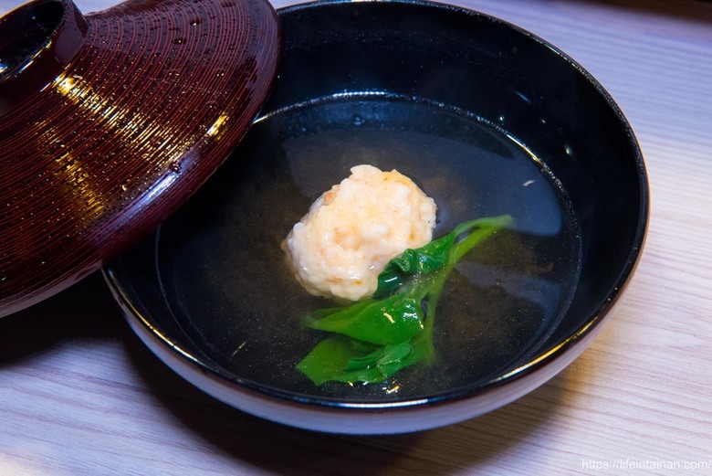 【臺南美食】台南預約制無菜單料理，坐在板前看料理長現場製作割烹料理，提供板前座位及包廂空間~鮨本味 - 南人幫