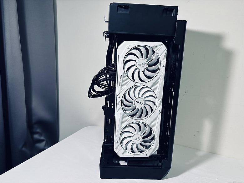 「立式高塔 itx 主機，賽博煙囪！」Cooler Master Ncore 100 Max 開箱分享～