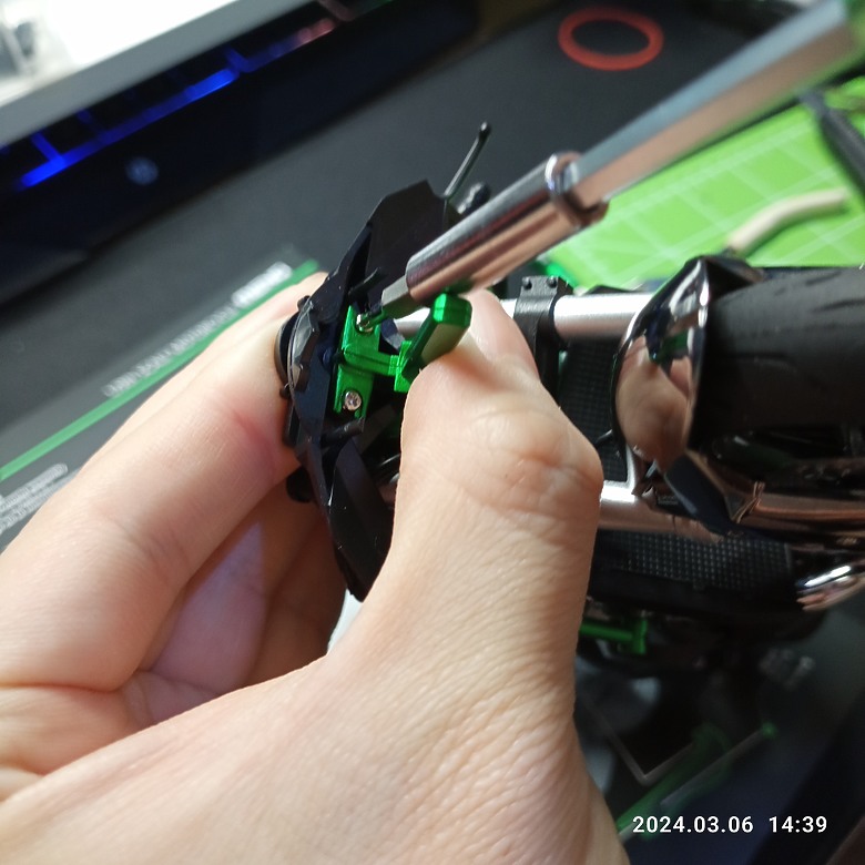 點我看大圖 【模型新手也能輕鬆組 Part1】MENG 1/9 KAWASAKI H2 悅色版 重機模型