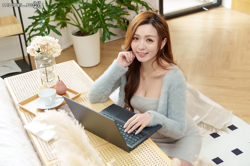 點我看大圖 ASUS Zenbook DUO (2024) UX8406 測試報告|保有最佳行動效能與續航的雙螢幕筆電