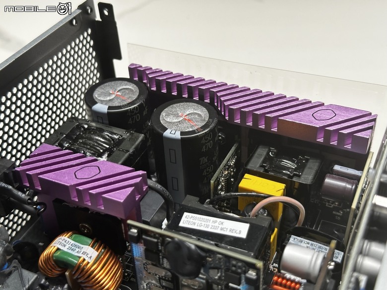 酷碼科技 GX III 1050 GOLD ATX 3.0電源