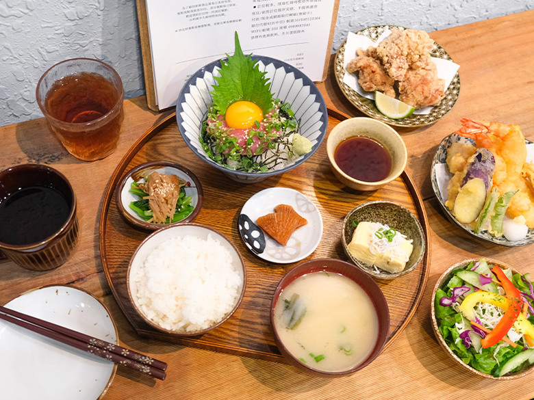 新北人氣日式定食│精心設計套餐營養美味 暖心裝潢如家一般