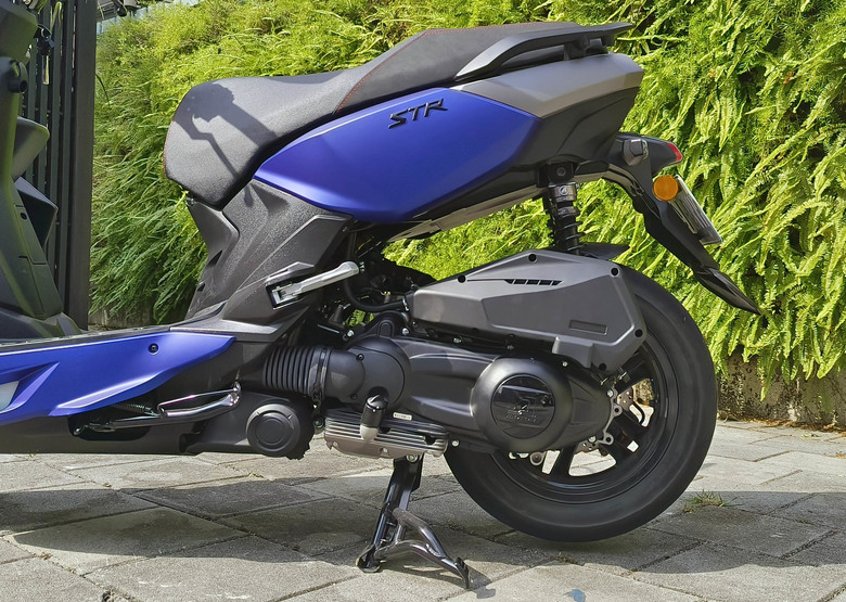 白牌身黃牌魂!Aeonmotor STR 250 ABS特仕版之簡單開箱分享