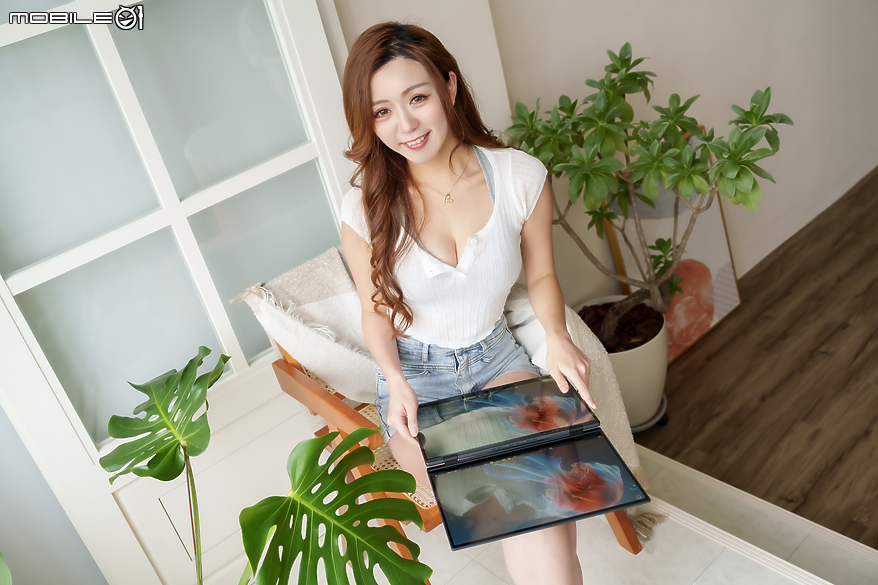 點我看大圖 ASUS Zenbook DUO (2024) UX8406 測試報告|保有最佳行動效能與續航的雙螢幕筆電