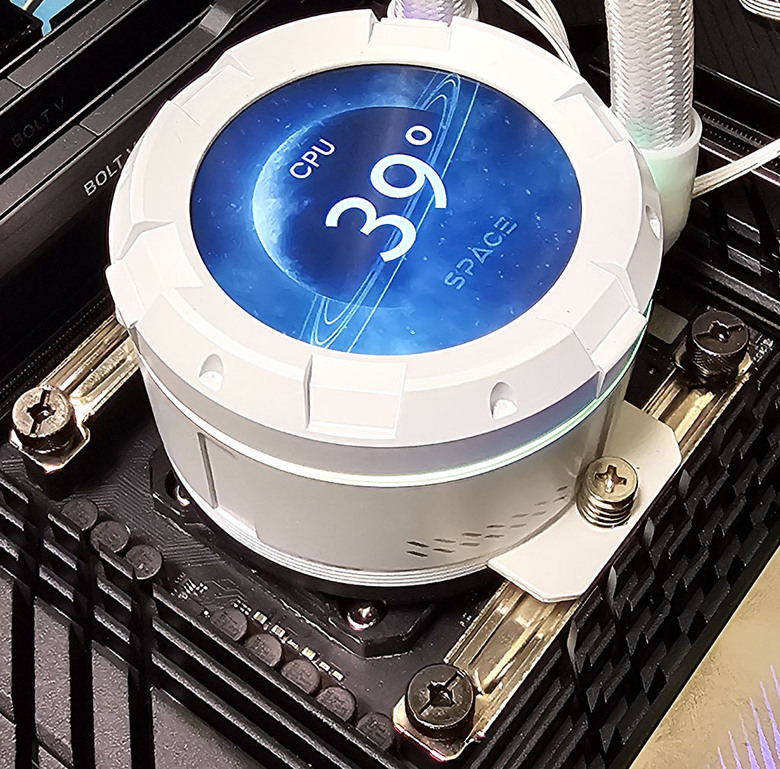 點我看大圖 ID-COOLING SL360 WHITE一體式水冷散熱器開箱