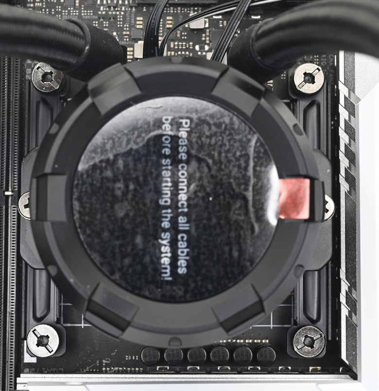 點我看大圖 ID-COOLING SL240一體式水冷散熱器開箱