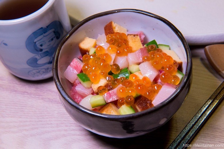 【臺南美食】台南預約制無菜單料理，坐在板前看料理長現場製作割烹料理，提供板前座位及包廂空間~鮨本味 - 南人幫