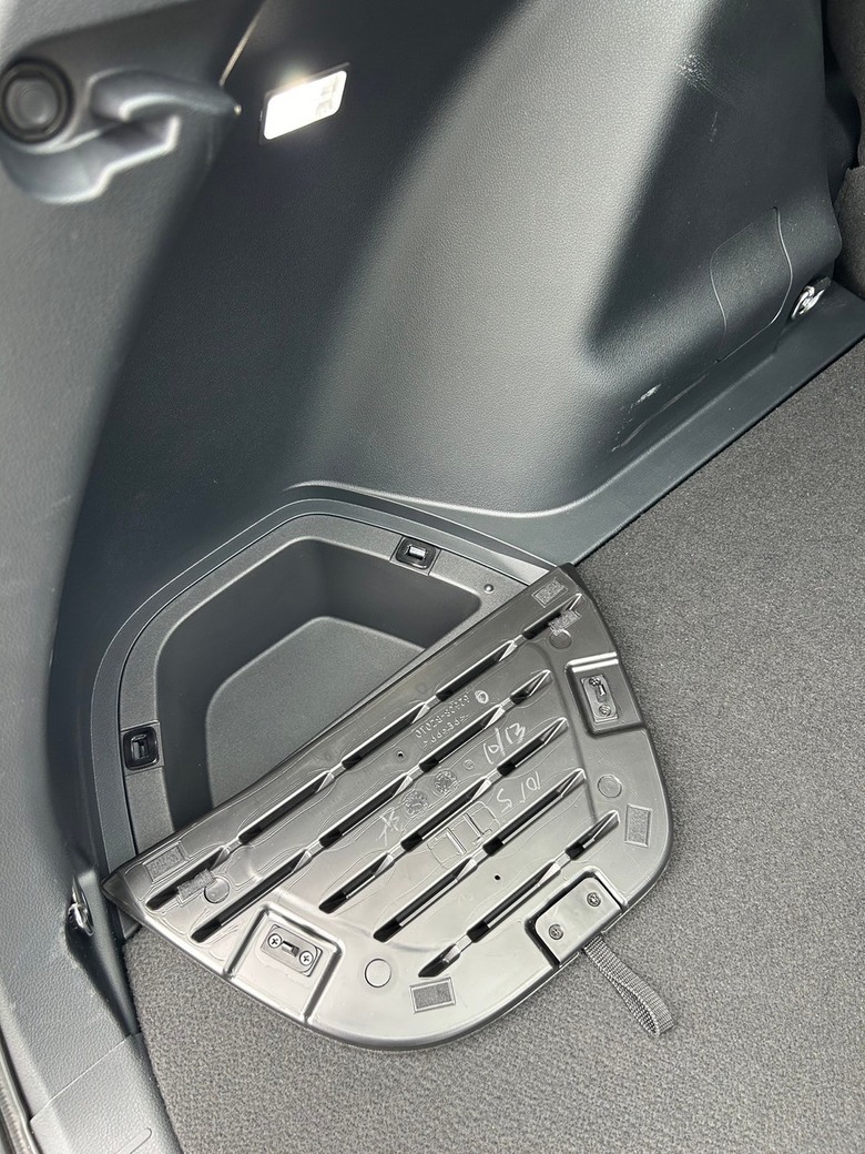 iRent的 YARIS CROSS 開箱