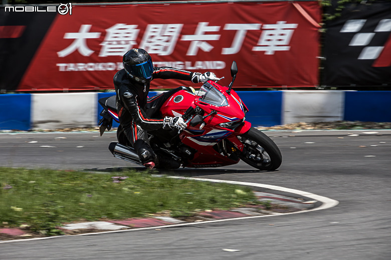 2024 HONDA CBR500R 試駕|外觀元素家族化 新手老手皆適宜