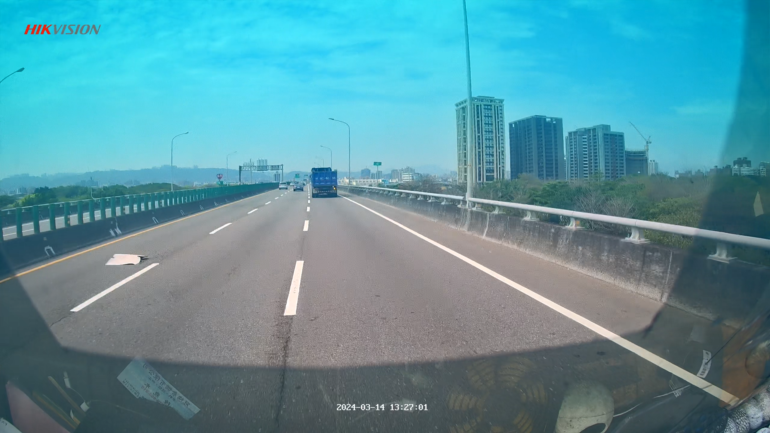 大哥東西要綁好啊