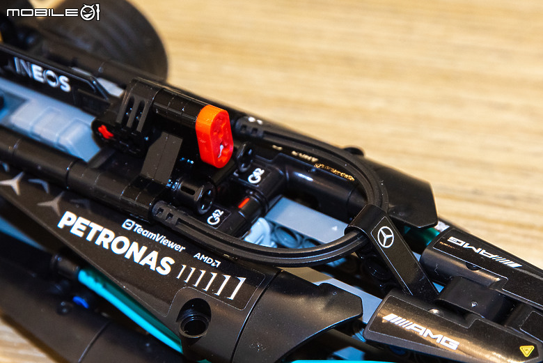 【開箱】LEGO 樂高三款 F1 賽車作品實拍:10330 McLaren MP4/4、42165/42171賓士W14 E Performance!