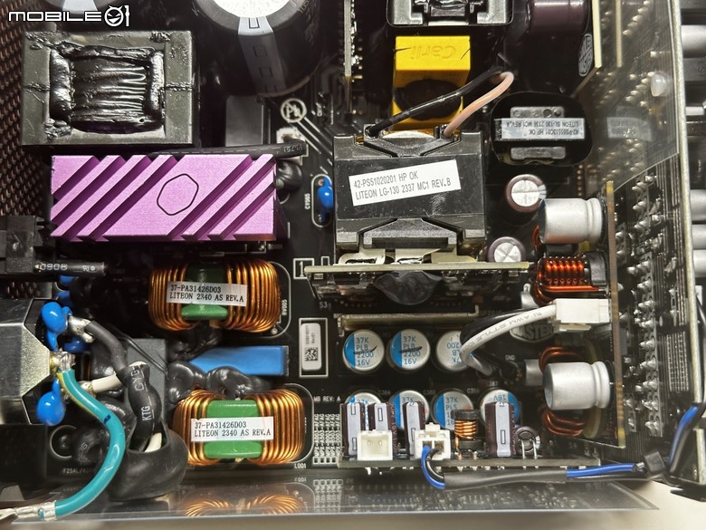 酷碼科技 GX III 1050 GOLD ATX 3.0電源