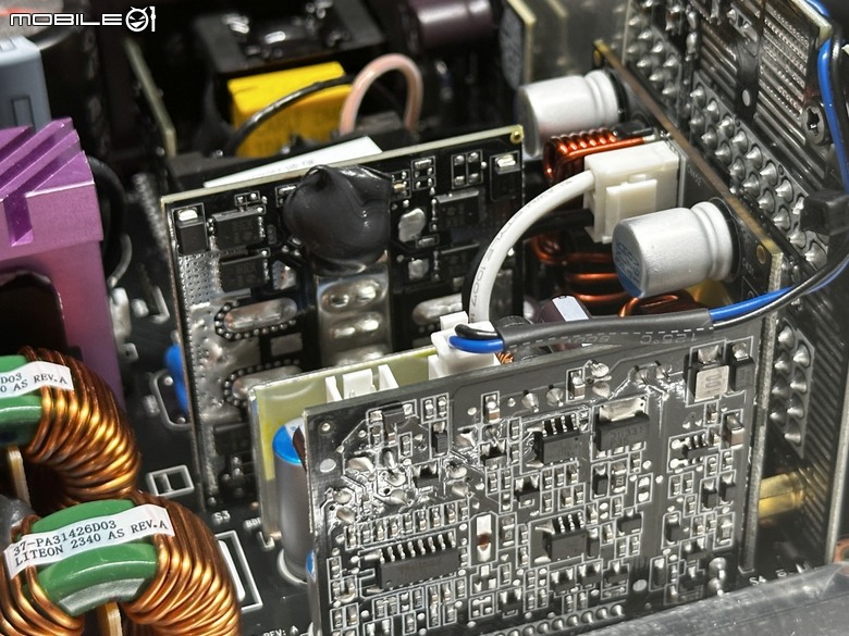 酷碼科技 GX III 1050 GOLD ATX 3.0電源