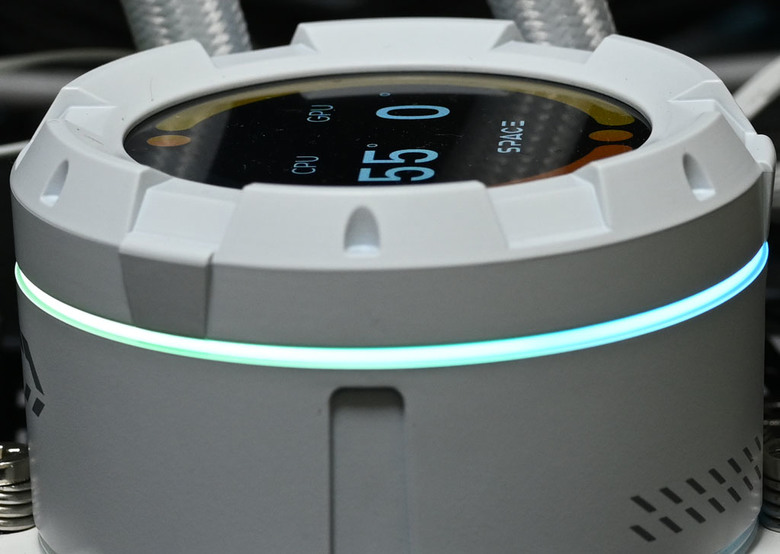 點我看大圖 ID-COOLING SL360 WHITE一體式水冷散熱器開箱