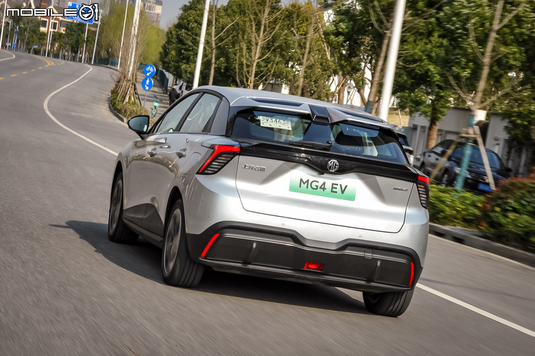 MG4 EV 中國試駕+400公里長程電耗測試|將成為台灣電動車市場的話題製造者!
